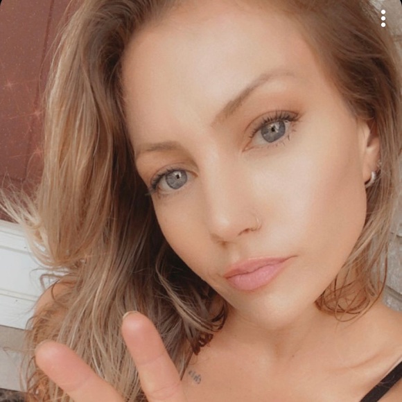 Meet your Posher, Dominique - Picture 4 of 7